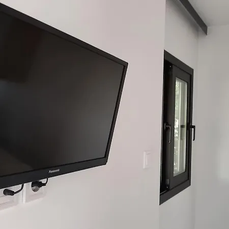 Wooden Luxury * Leptokaryá